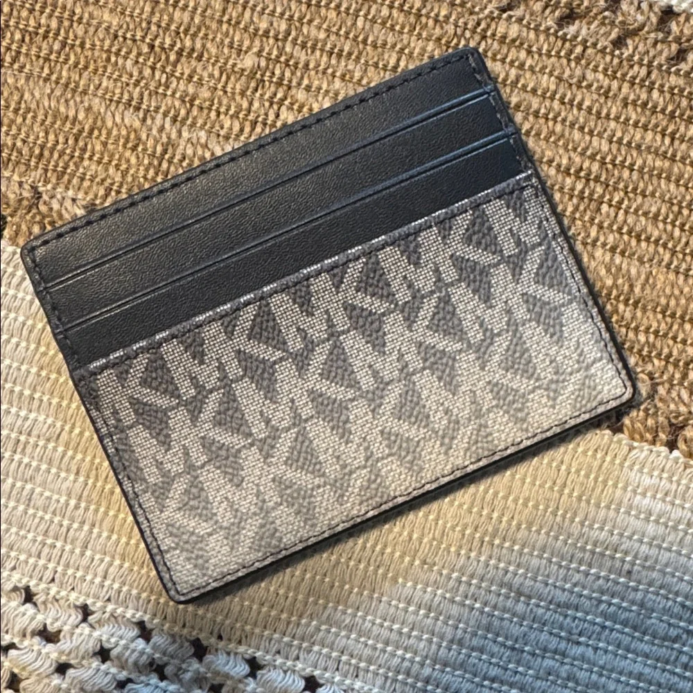 Michael Kors Blue are Ombré  Signature Card holder - Picture 2 of 2